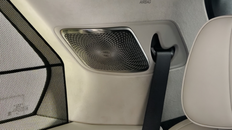 В Китае владельцы Range Rover и Bentley пересаживаются на Zeekr 9X, свидетельствуют сообщения.