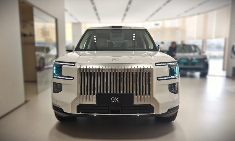 В Китае владельцы Range Rover и Bentley пересаживаются на Zeekr 9X, свидетельствуют сообщения.