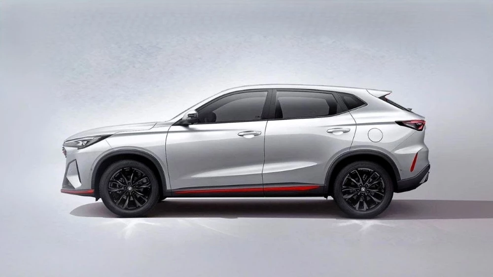 Кроссовер Changan CS35 Max сбоку