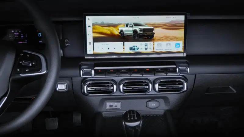 В Китае Chery представила пикап Rely R08 по цене 17 125 долларов США.