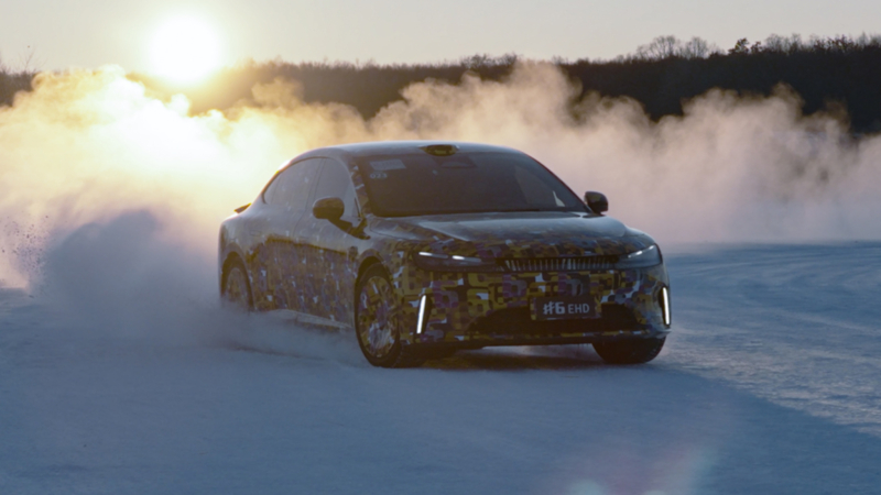 В Китае на зимних испытаниях замечен лифтбек Smart #6 PHEV длиной 4,9 метра.