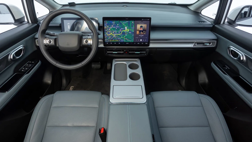 Электромобиль от «Яндекса» и GAC протестировали в России umo 5 gac aion y plus салон серый