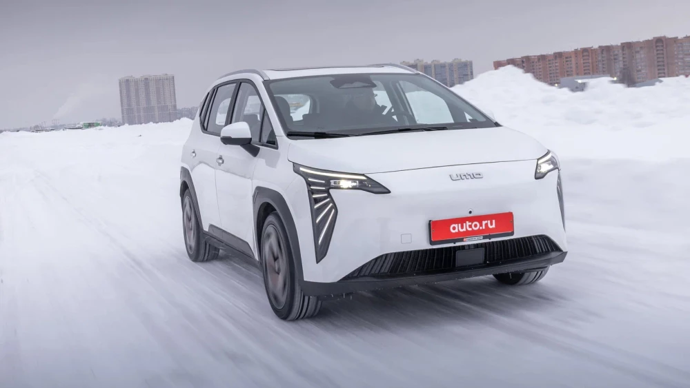 Электромобиль от «Яндекса» и GAC протестировали в России umo 5 gac aion y plus сбоку спереди белый в движении