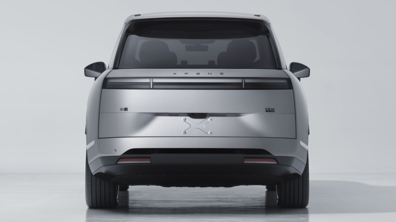 В Китае кроссовер Xpeng GX готовится к выходу на рынок с двумя силовыми установками: EREV и BEV.