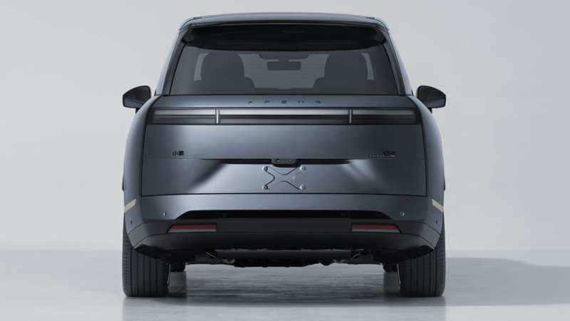 В Китае кроссовер Xpeng GX готовится к выходу на рынок с двумя силовыми установками: EREV и BEV.
