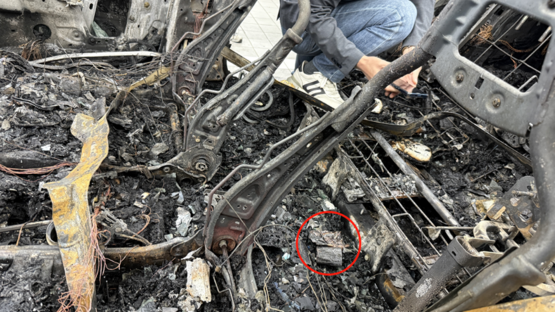 В Китае BYD Seal спровоцировал транспортный коллапс, водитель успел покинуть салон перед его обрушением в Гонконге.