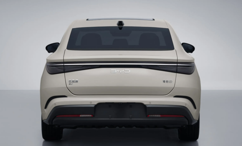 В Китае опубликованы изображения BYD Seal 07 EV до официального запуска, ожидается большой запас хода.