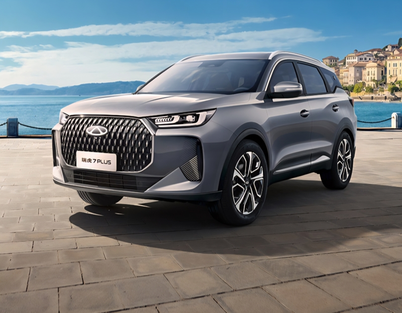 В Китае Chery представила официальные изображения нового внедорожника Tiggo 7L.