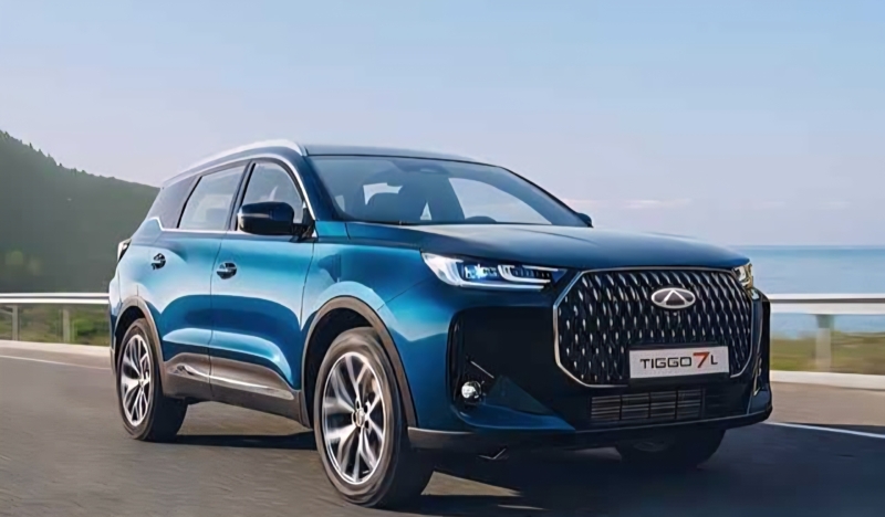В Китае Chery представила официальные изображения нового внедорожника Tiggo 7L.