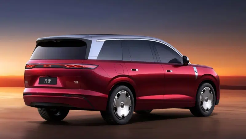 В Китае полностью электрический внедорожник BYD Great Tang поражает салоном, запас хода до 950 км.