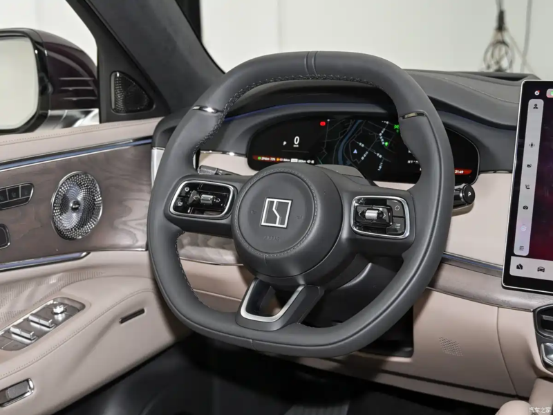 В Китае открыты предпродажи Zeekr 8X, с пиковой мощностью 1030 кВт и разгоном до 100 км/ч за 2.96 сек.