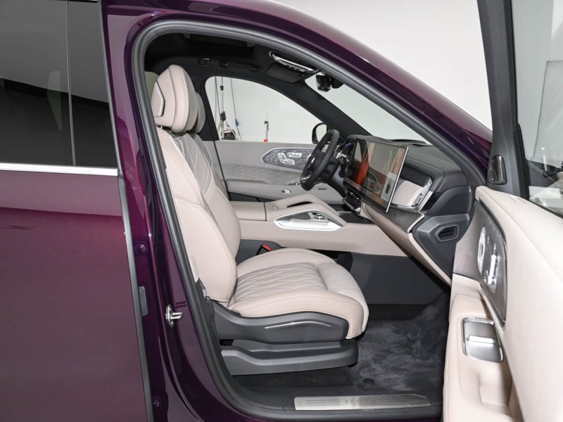 В Китае стартуют предзаказы Zeekr 8X 16 марта с гибридной системой мощностью 1030 кВт.