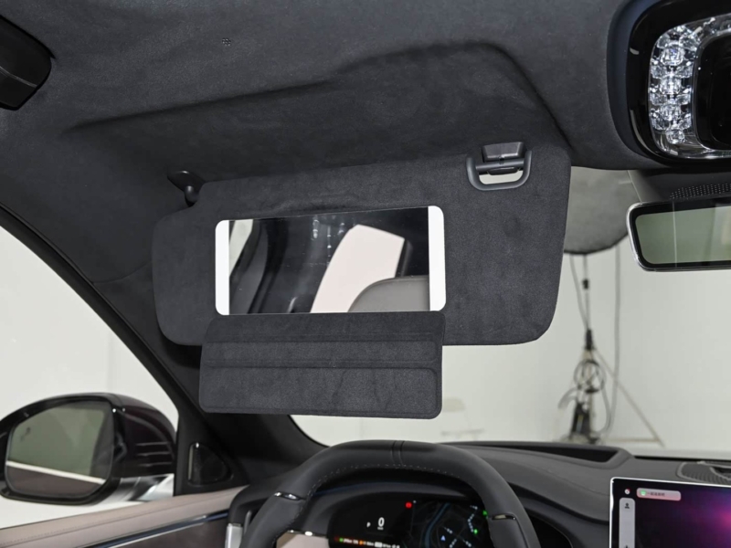 В Китае стартуют предзаказы Zeekr 8X 16 марта с гибридной системой мощностью 1030 кВт.