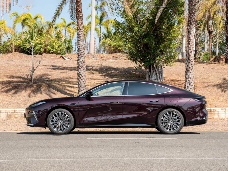 В Китае Geely представила обновлённую серию Galaxy Starshine 8 Voyager