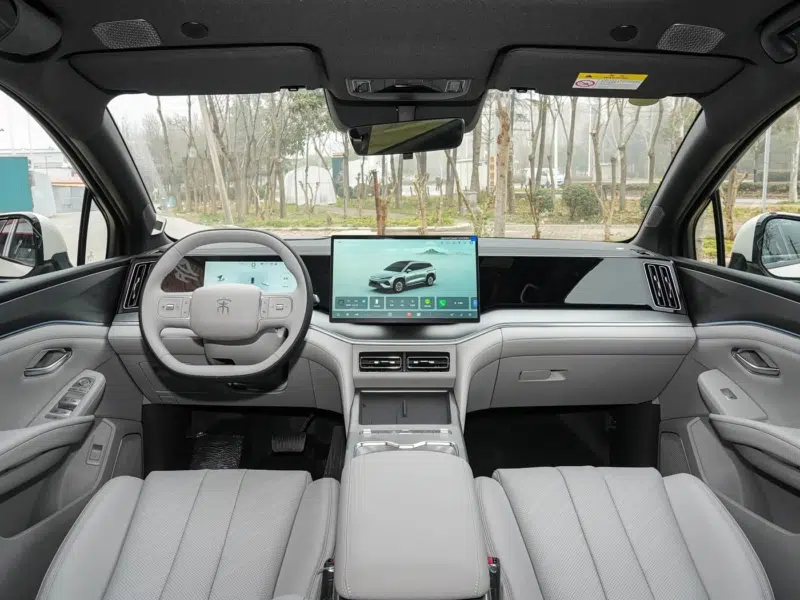 В Китае представлен BYD Song Ultra EV с быстрой зарядкой до 97% за 9 минут, стартовая цена 21 000 долларов