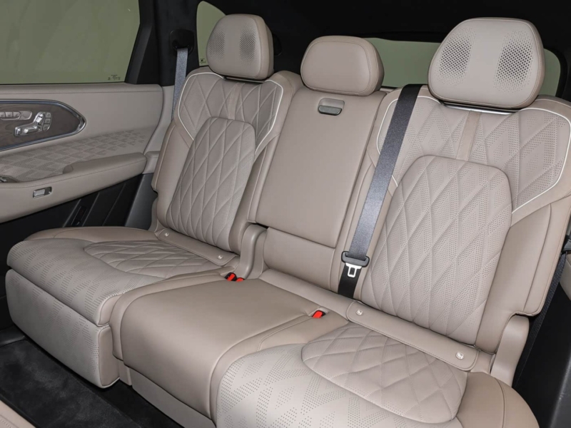 В Китае стартуют предзаказы Zeekr 8X 16 марта с гибридной системой мощностью 1030 кВт.