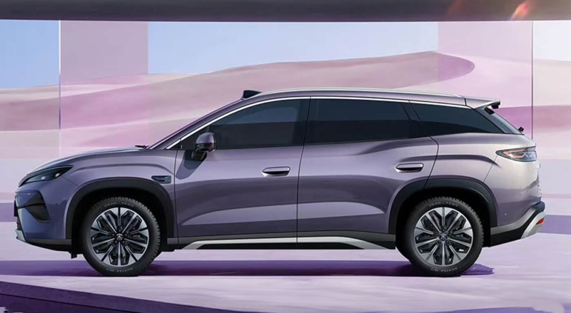 В Китае BYD представляет электромобили Seal 07 EV, Song Ultra EV и линейку Yangwang 2026, открывая предзаказы.