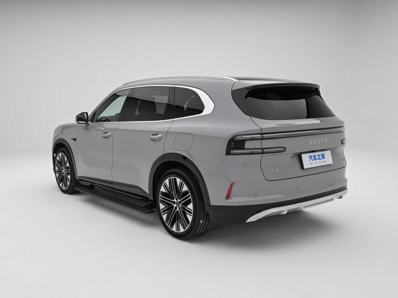 В Китае стартуют предзаказы Zeekr 8X 16 марта с гибридной системой мощностью 1030 кВт.