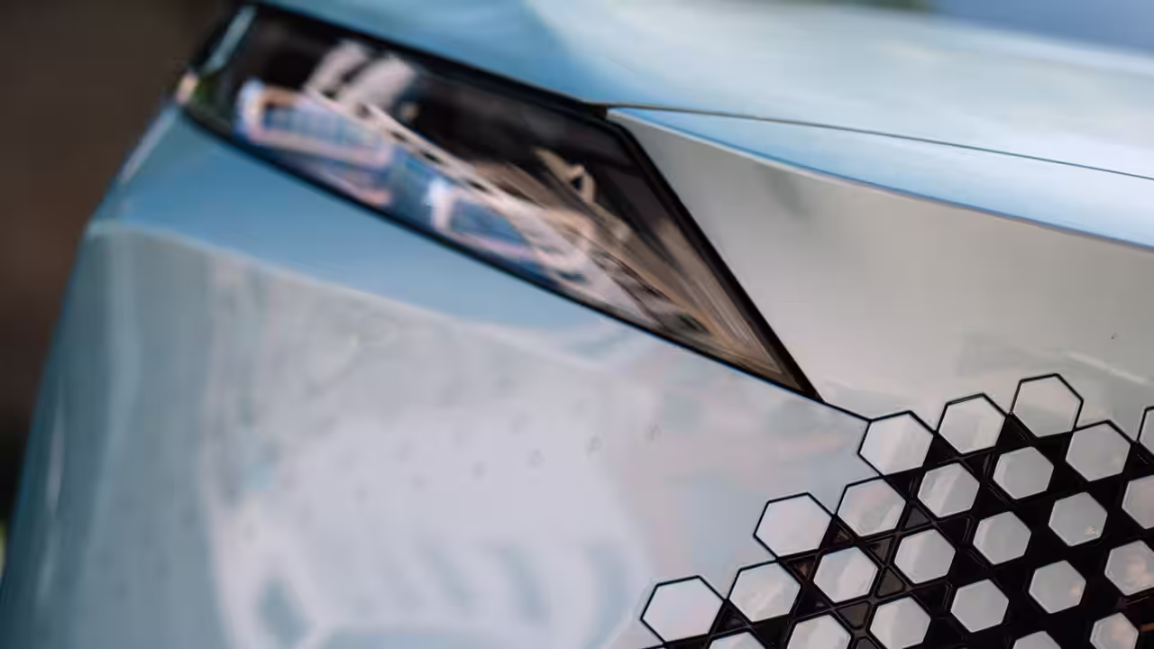 В России стартует серийный выпуск доступного кроссовера для широкого круга потребителей. В России стартует серийный выпуск доступного кроссовера для широкого круга потребителей.