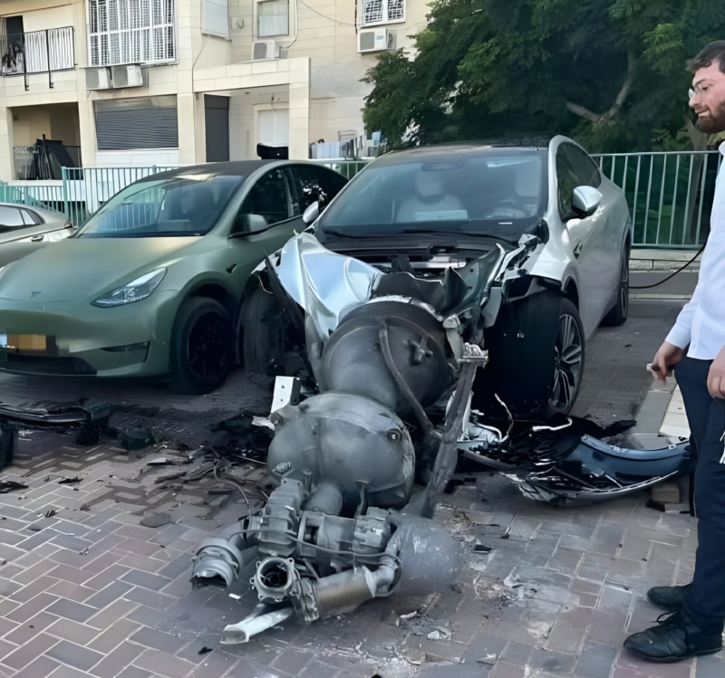 BYD Atto 3 пережил ракетный обстрел в Иерусалиме, пятеро выжили, трое ранены