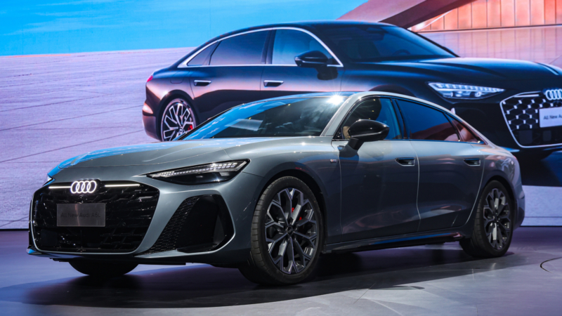 В Китае стартовали продажи нового Audi A6L с гибридной системой V6 мощностью 386 л.с.