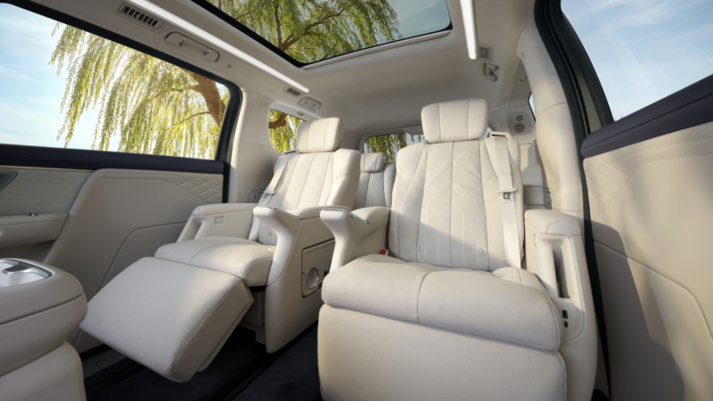 В Китае запущен электрический MPV Buick GL8 Encasa мощностью 646 л.с. по цене 70 425 долларов.