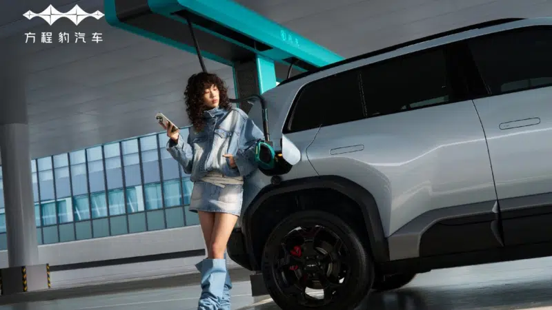 В Китае BYD представила обновленные Fang Cheng Bao Ti3 и Ti7 с функцией быстрой зарядки.