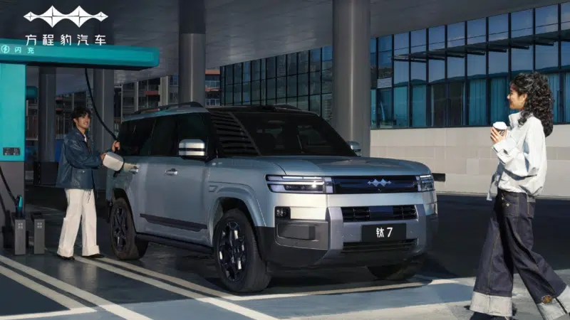 В Китае BYD представила обновленные Fang Cheng Bao Ti3 и Ti7 с функцией быстрой зарядки.