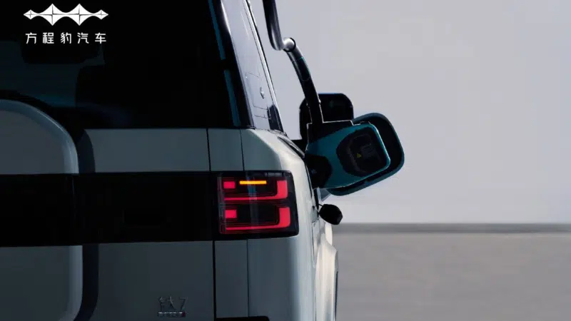 В Китае BYD представила обновленные Fang Cheng Bao Ti3 и Ti7 с функцией быстрой зарядки.