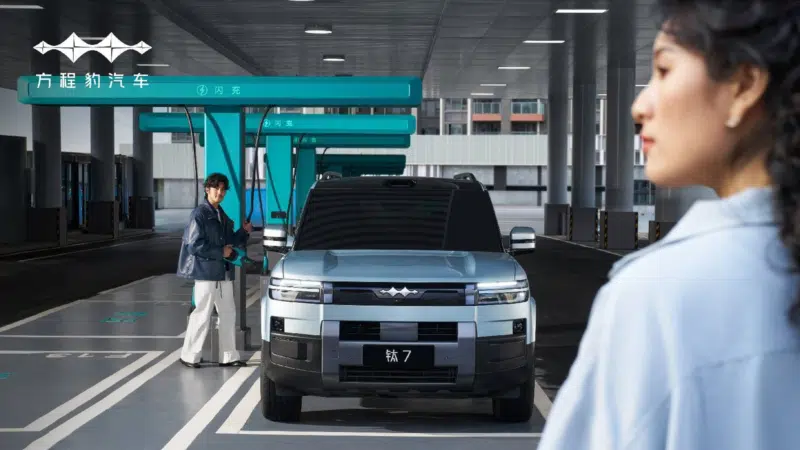 В Китае BYD представила обновленные Fang Cheng Bao Ti3 и Ti7 с функцией быстрой зарядки.