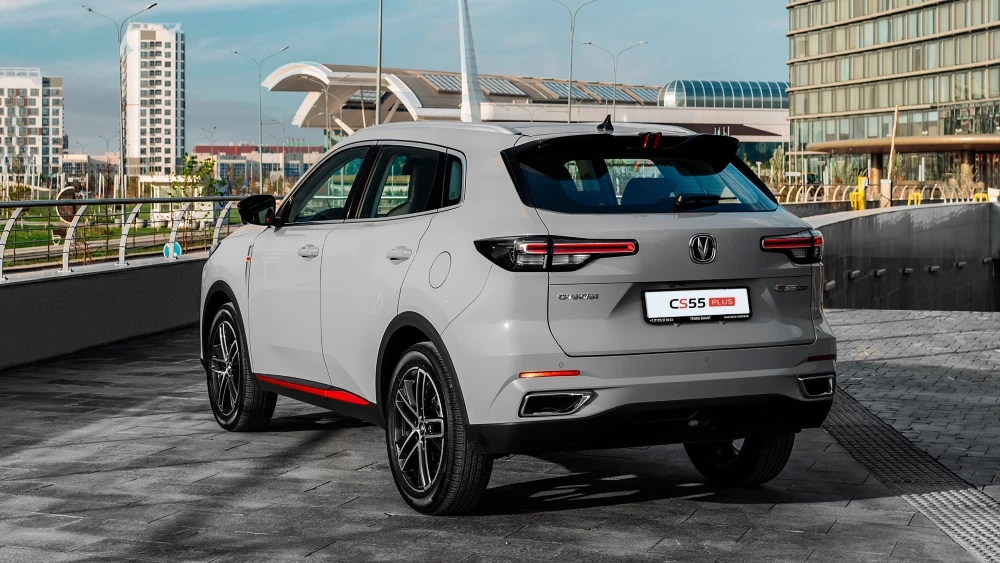 Changan CS55 Plus в Казахстане сбоку сзади