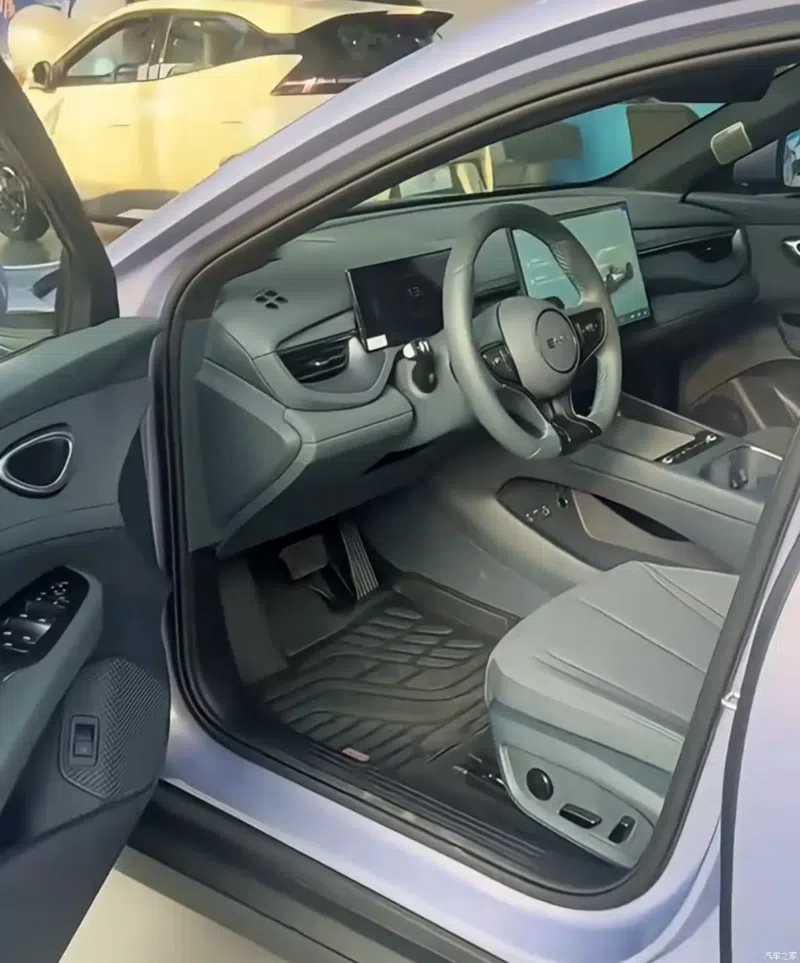 В Китае BYD представит гибридные и полностью электрические вагоны Seal 06 GT и Seal 06 DM-i с мгновенной зарядкой 2 апреля.