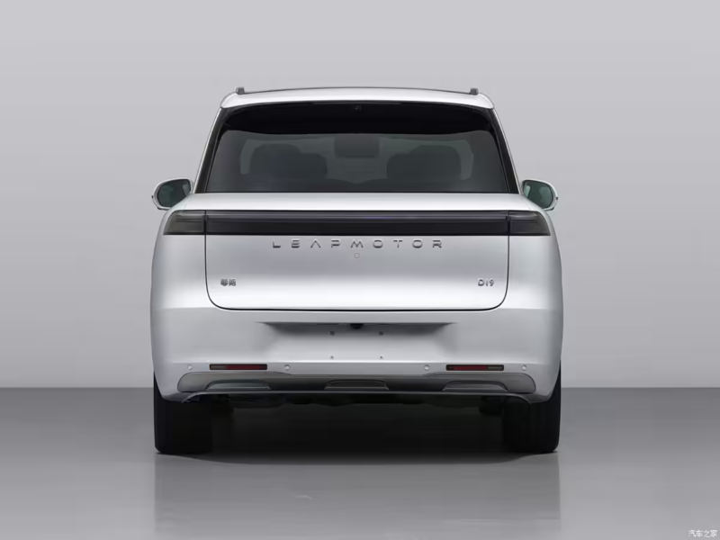 В Китае 16 апреля представят Leapmotor D19 с крупнейшей в мире батареей EREV или архитектурой 1000В.