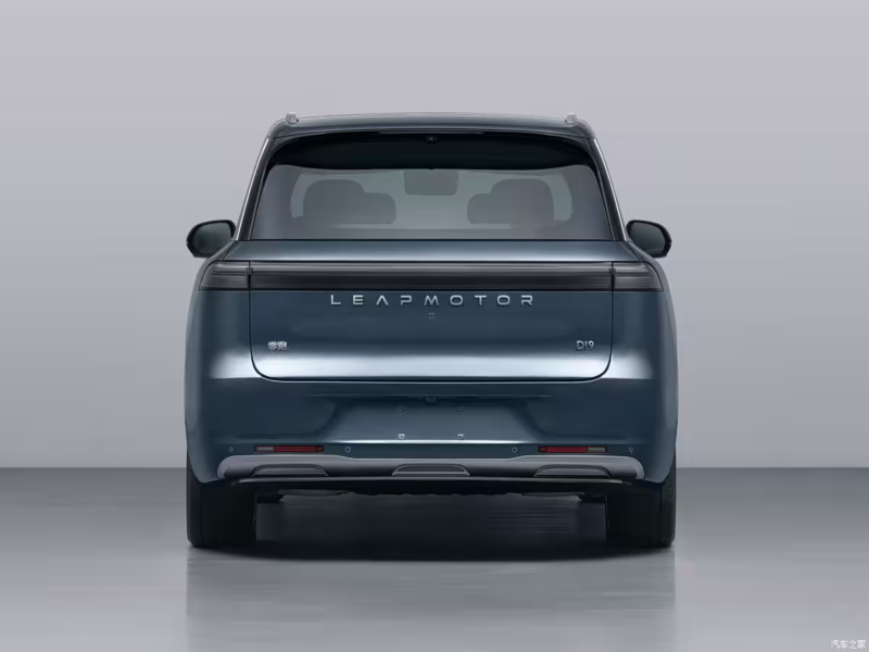 В Китае 16 апреля представят Leapmotor D19 с крупнейшей в мире батареей EREV или архитектурой 1000В.