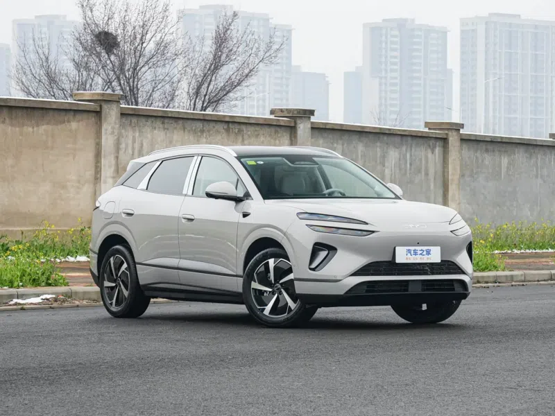 В Китае BYD представил обновленный Sealion 07 EV с запасом хода до 710 км и быстрой зарядкой.