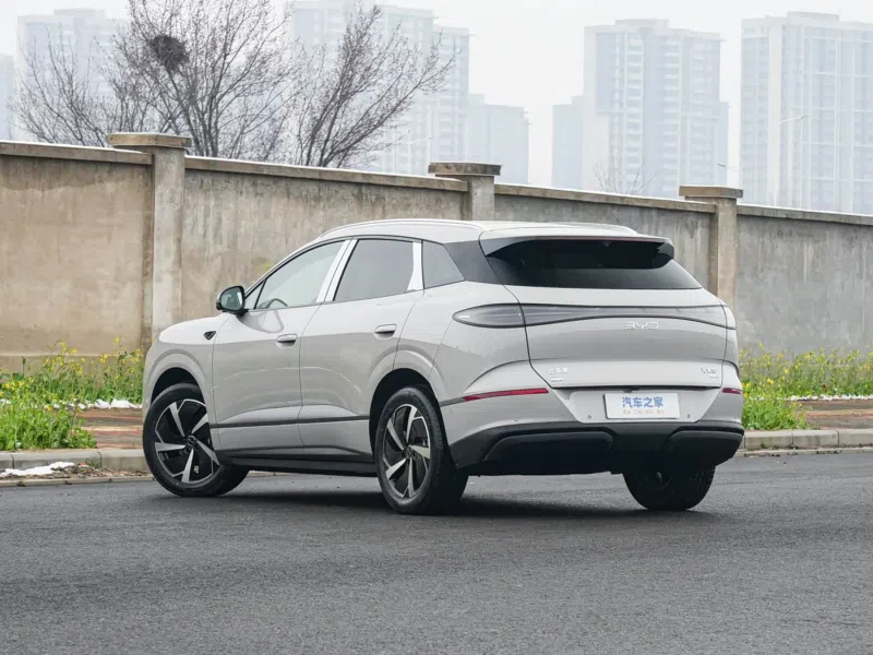 В Китае BYD представил обновленный Sealion 07 EV с запасом хода до 710 км и быстрой зарядкой.