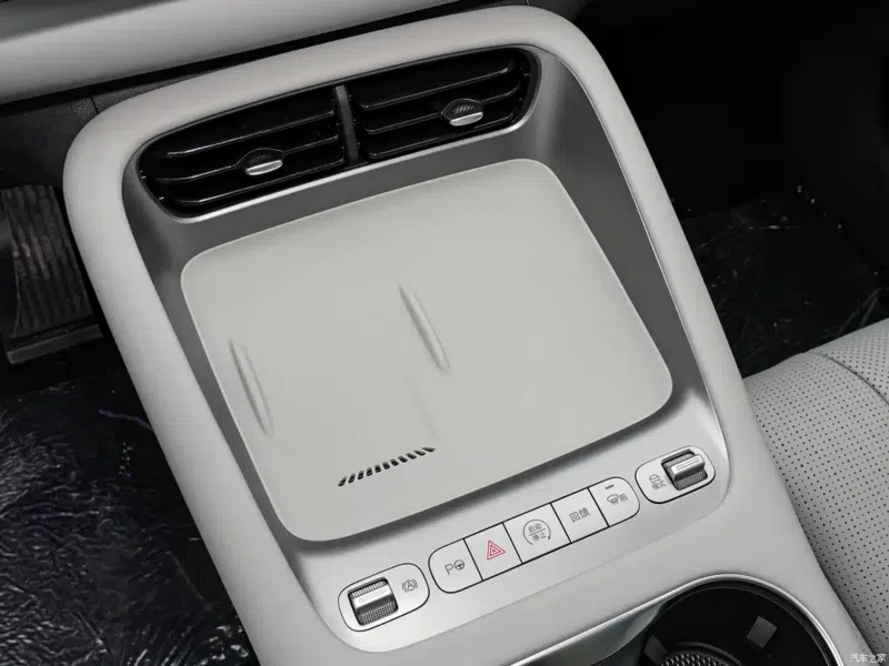 В Китае BYD представил обновленный Sealion 07 EV с запасом хода до 710 км и быстрой зарядкой.