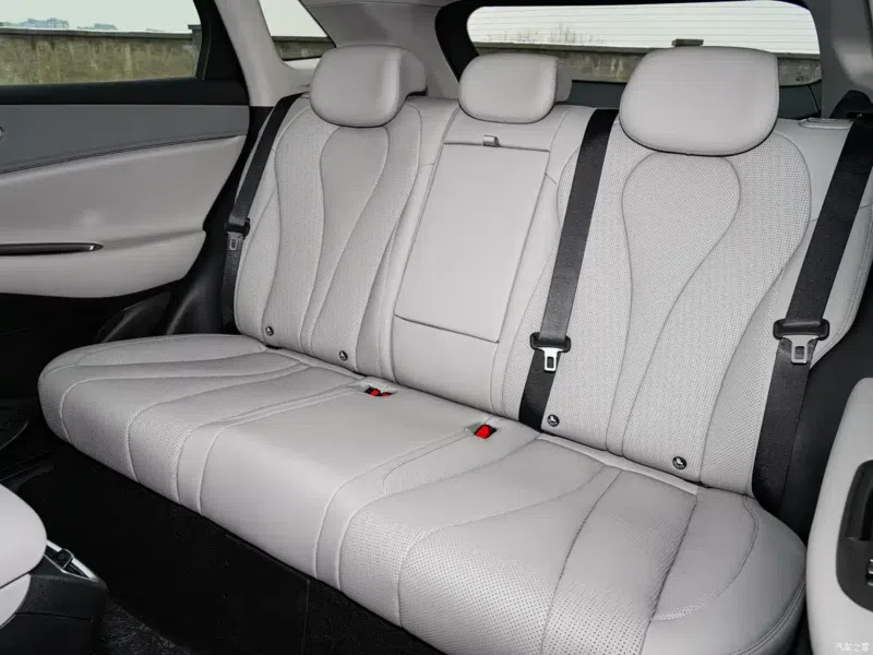 В Китае BYD представил обновленный Sealion 07 EV с запасом хода до 710 км и быстрой зарядкой.