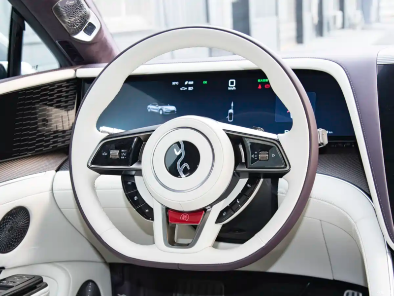 В Китае стартовал 2026 Yangwang U7, люксовый седан с запасом хода 1006 км и сверхбыстрой зарядкой.