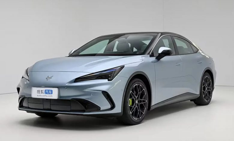 В Китае стартовали предзаказы на новый ArcFox Alpha S5, доступный с гибридными силовыми установками.