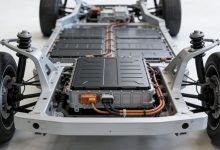 В Китае поставщик Tesla Eve представил двухъядерные твердотельные батареи: ячейку на 60 Ач и потребительскую модель с низким давлением.