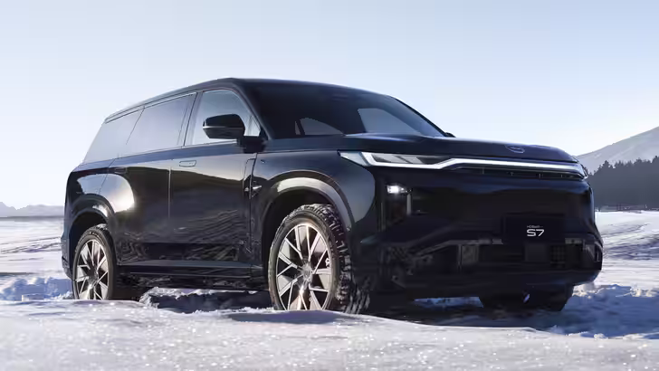 В России начались продажи конкурента Lixiang с Яндексом и VK на борту. Сколько стоит новый GAC S7