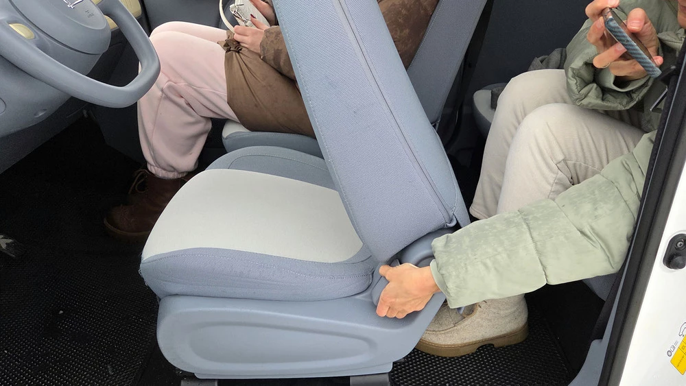 FAW Bestune Xiaoma Pony в Беларуси салон интерьер сиденье первого ряда как откинуть