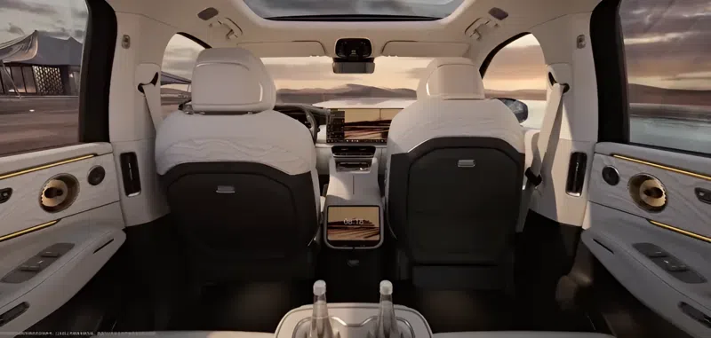 В Китае раскрыт салон Zeekr 8X: акустика Naim Audio и технологии от флагмана 9X.