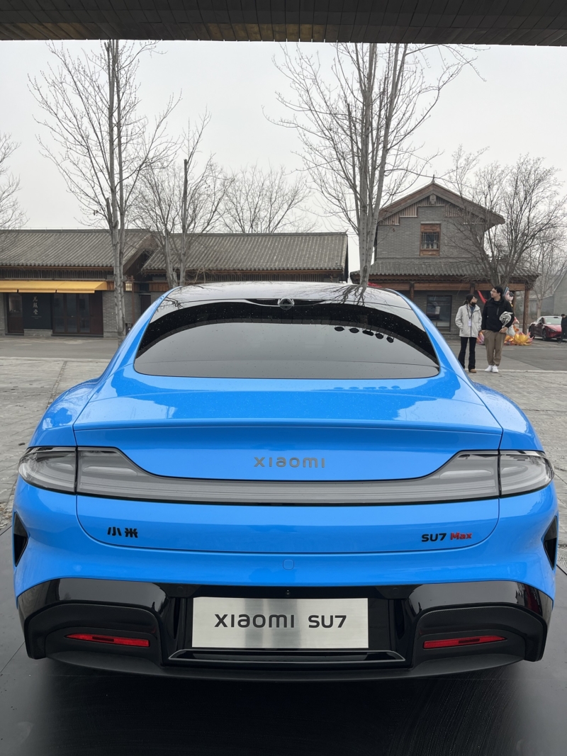 В Китае тест-драйв нового Xiaomi SU7: станет ли он "Apple Car", который Apple так и не построила?