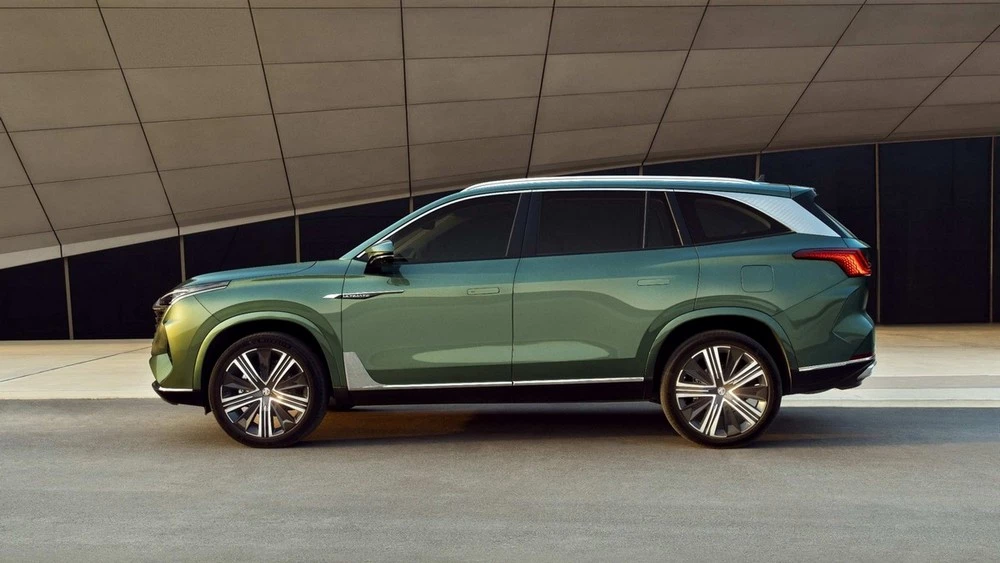 Кроссовер MG RX9 сбоку