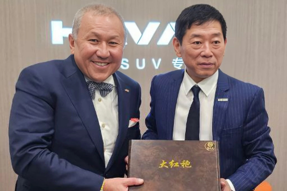 Основатель Astana Motors Нурлан Смагулов и основатель компании Great Wall Motor Вэй Цзяньцзюнь