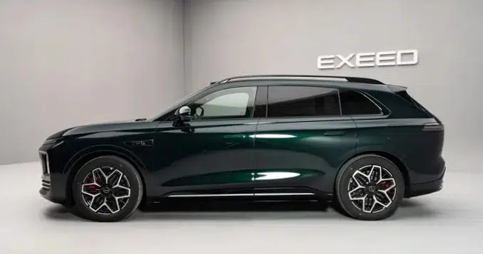 В Китае Chery Exeed EX7 начал прием предзаказов, оснащенный авиационной электронно-механической тормозной системой.