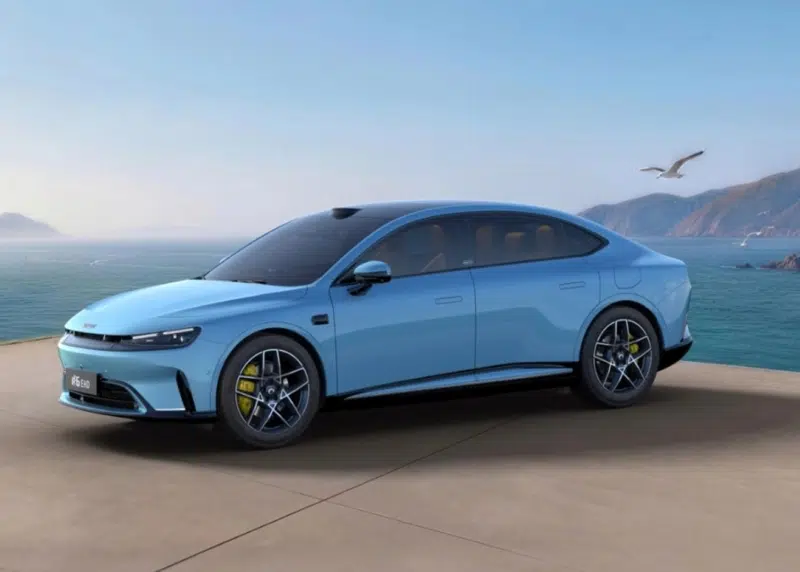 В Китае показали дизайн роскошного лифтбек-седана Smart #6 EHD до премьеры в Пекине 2026 года.