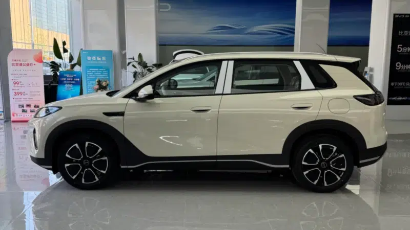 В Китае у дилеров накапливаются новые BYD Sealion 05 DM-i с запасом хода 305 км.